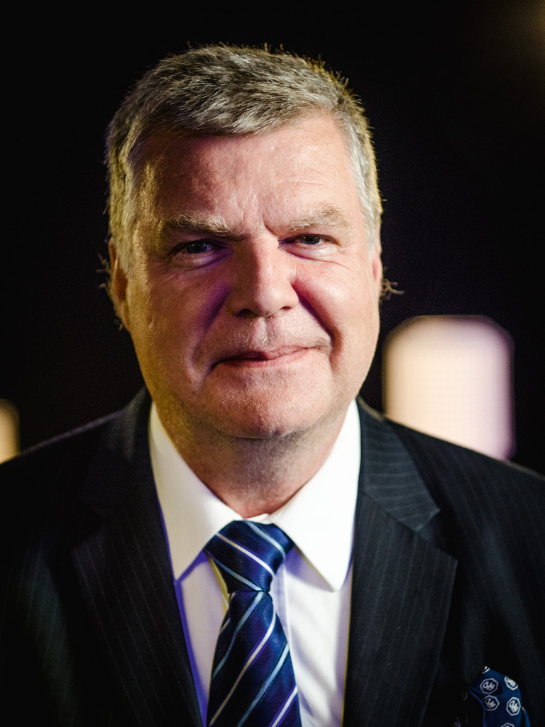 Portrait of Aapo Cederberg in a suit