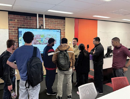 RDO Chi Nguyen speaking with Bachelor and Master of Agricultural Science students at Curtin University during the 2025 lecture