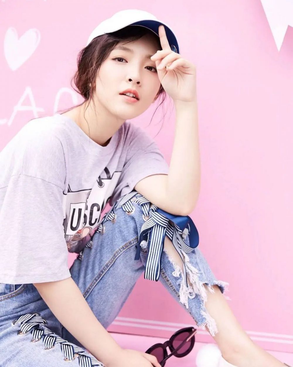 Top 11 bộ phim của Ngô Thiến - nàng Tiểu Mặc Sênh với nụ cười tỏa nắng over