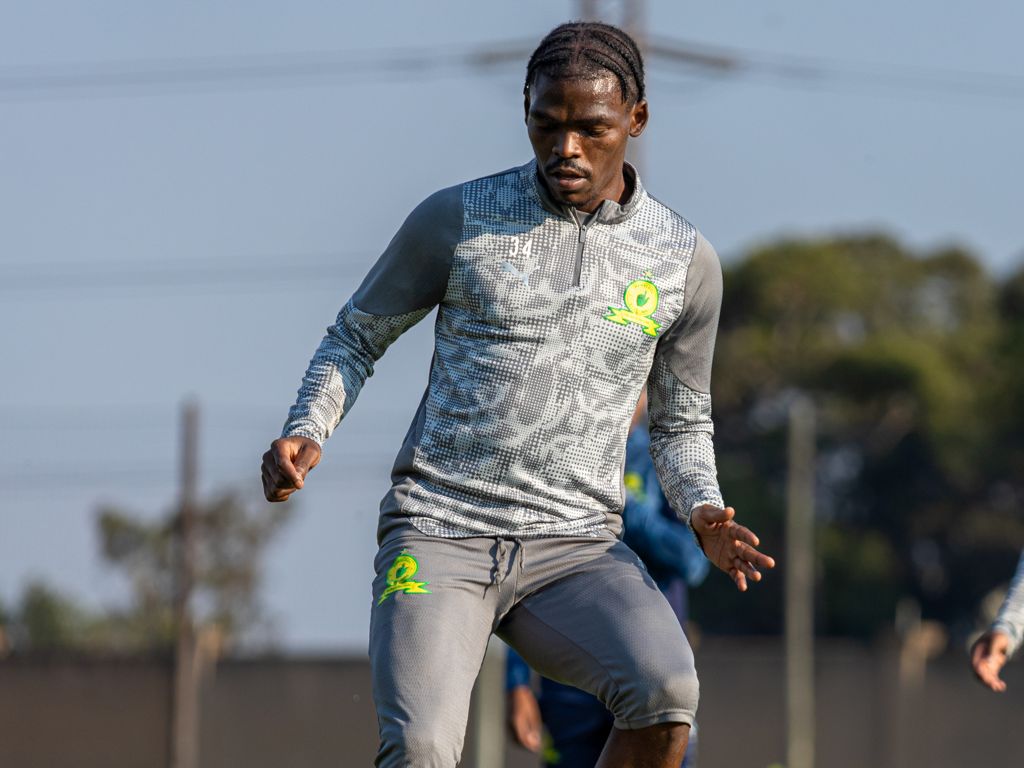 Tsiki Ntsabeleng’s Homecoming: Creativity and Dynamism for Sundowns’ Midfield