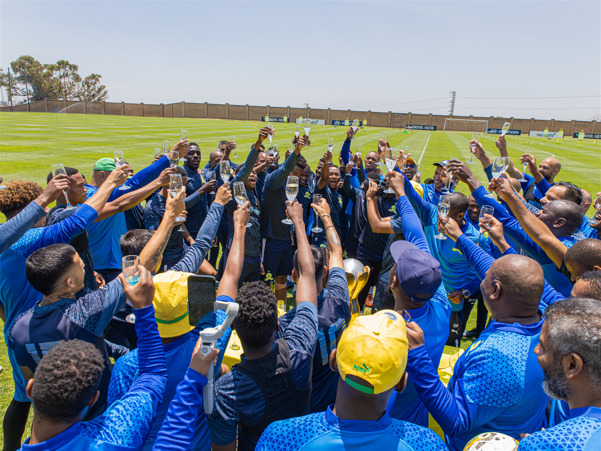 CHEERS TO A WONDERFUL 2023